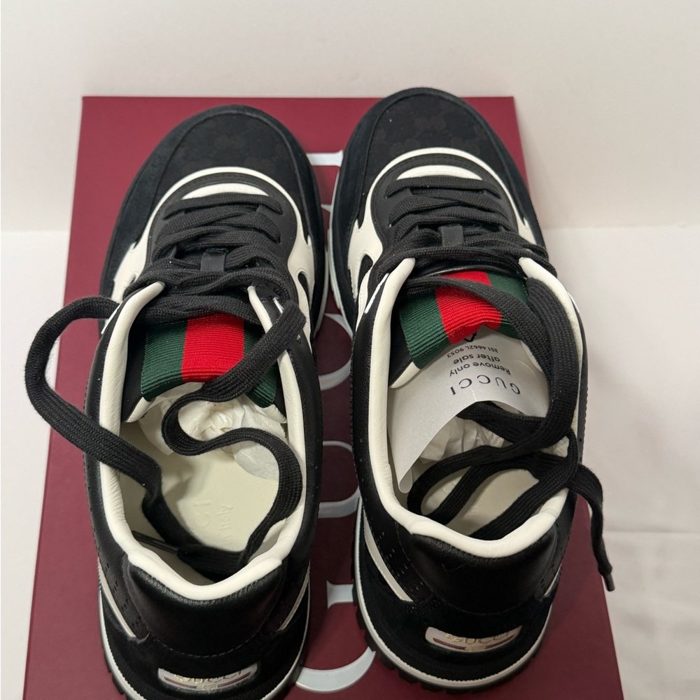 Gucci Black and White Sneakers - Picture 5 of 11